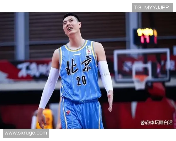 翟晓川：从篮球新星到职业生涯巅峰的奋斗与坚持之路