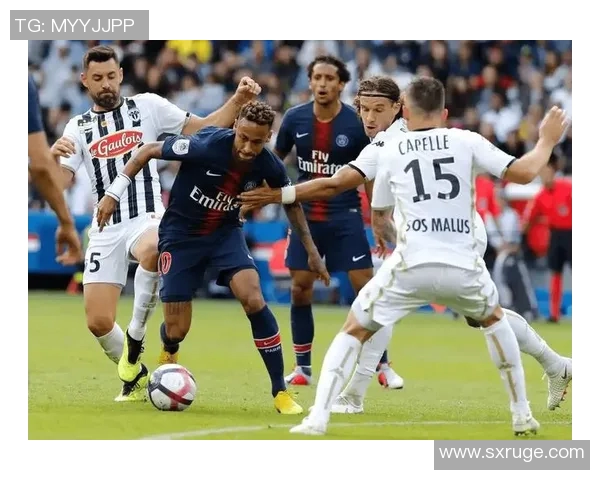 昂热与巴黎激战法国杯争夺荣誉与晋级机会的精彩对决 昂热与巴黎激战法国杯争夺荣誉与晋级机会的精彩对决